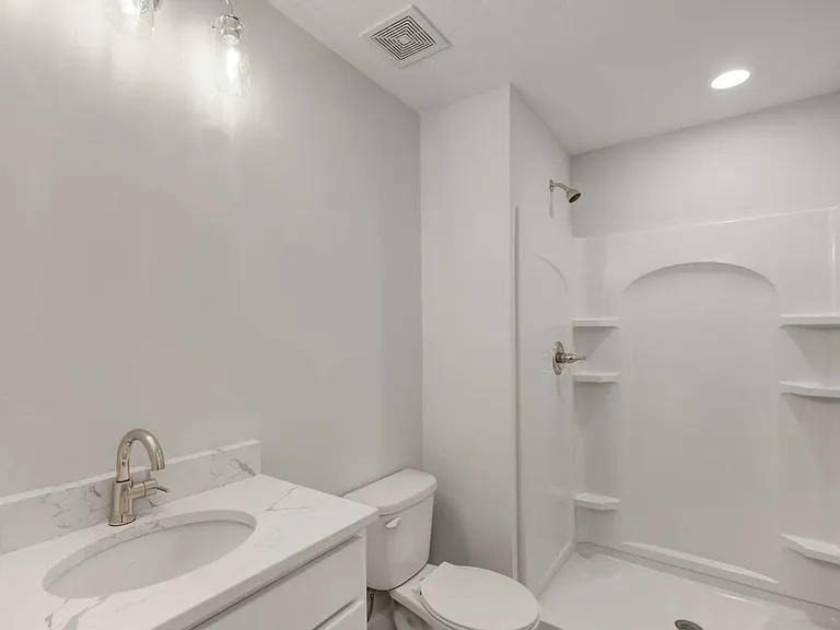 2421 2nd St NE — Photo 33