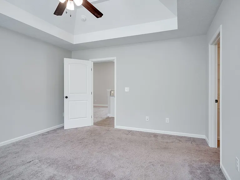 2106 Collier Rd — Photo 15