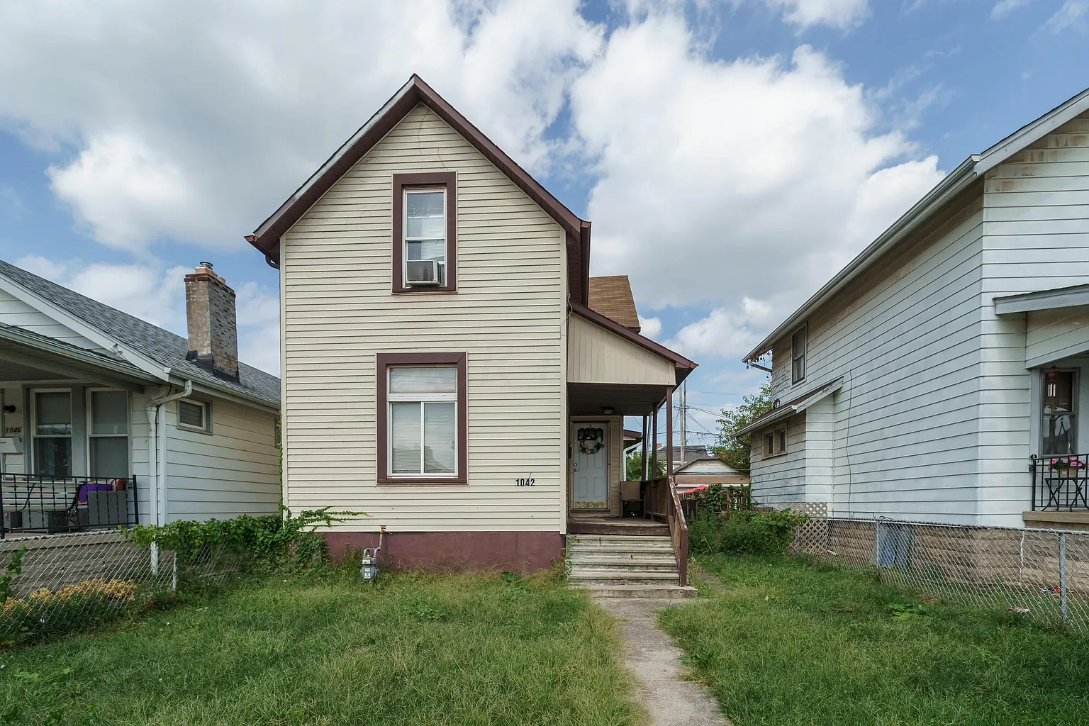 1042 Bellows Ave photo 1