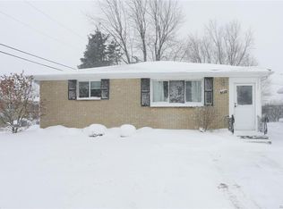 135 Morris Cir, Depew, NY 14043