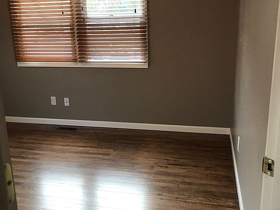 2nd image of 317 N Darr Ave