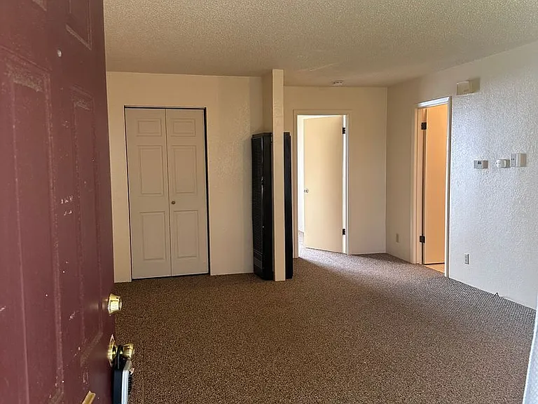 414 Watson St — Photo 3