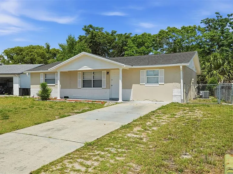 11902 Oceanside Dr — Photo 3
