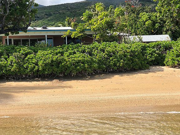 A calm East Molokai beach.