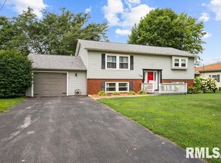 708 NW 7th Ave, Galva, IL 61434