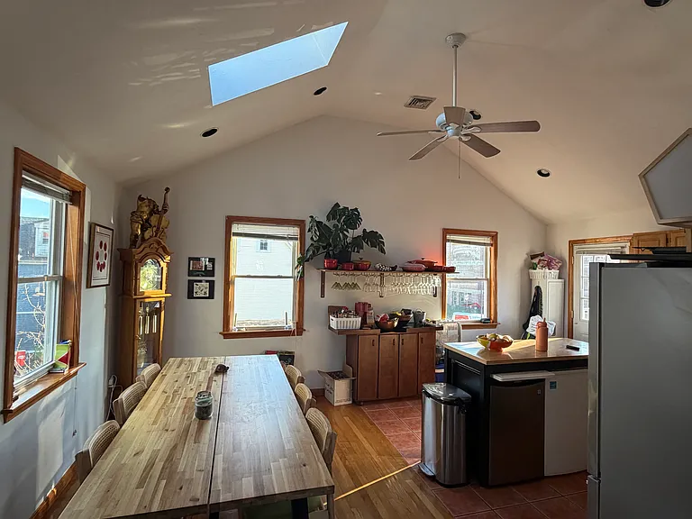 35 Raymond St #2 — Photo 7