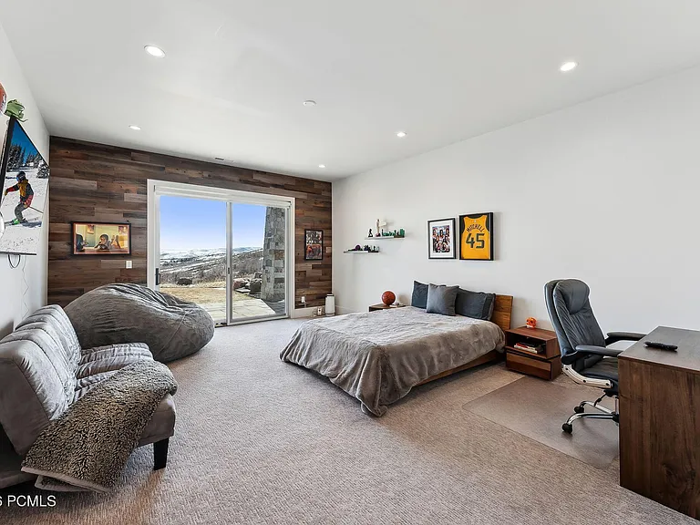 3450 E Ridgeway Dr — Photo 55