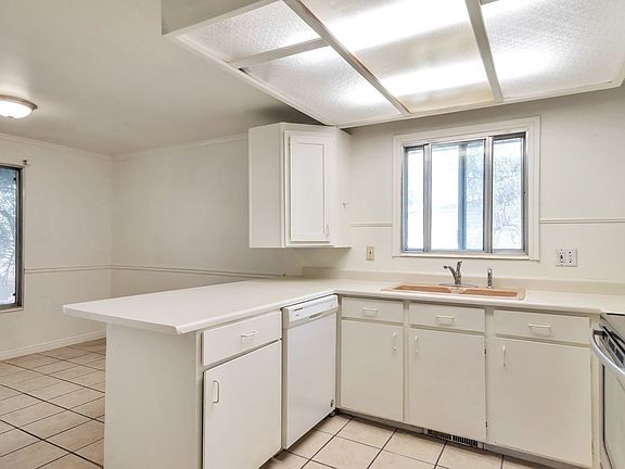 5th image of 3911 S Lorna Dr