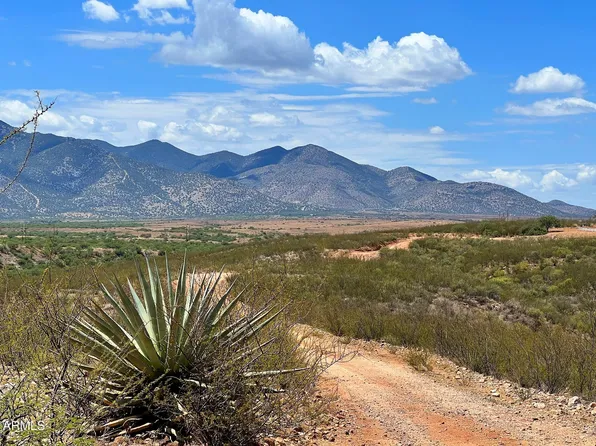 3XX W Lonely Dove Pl -- #11, Huachuca City, AZ 85616