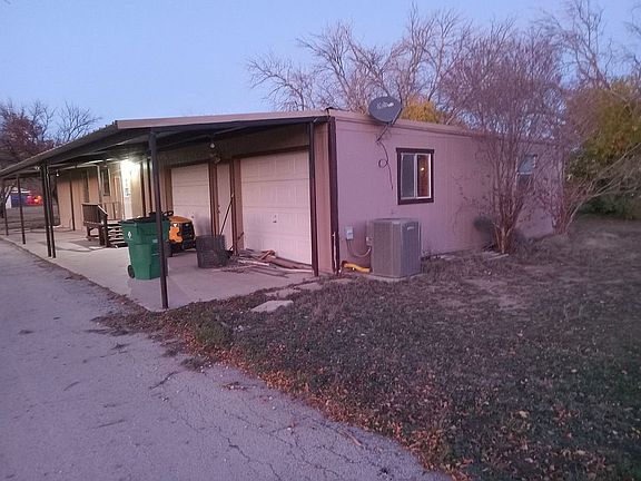 3rd image of 806 S Lee St