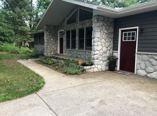 344 Golfview Dr, Grayling, MI 49738