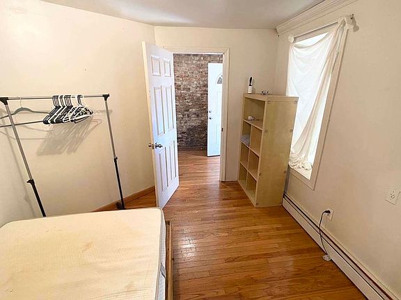 5th image of 235 Vernon Ave APT 1