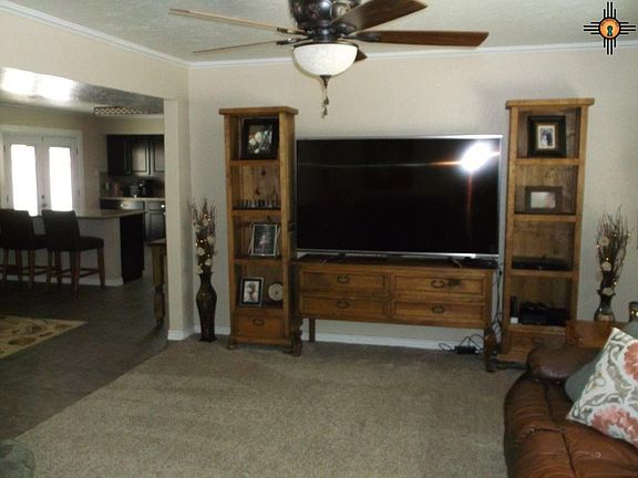 3rd image of 1507 S Country Club Cir