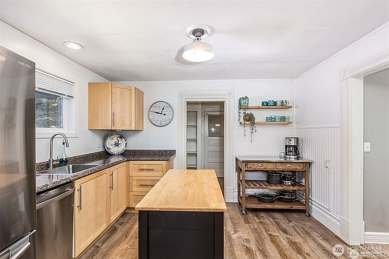 4th image of 4900 Sequim Dungeness Way