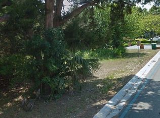 111 6th St, Apalachicola, FL 32320