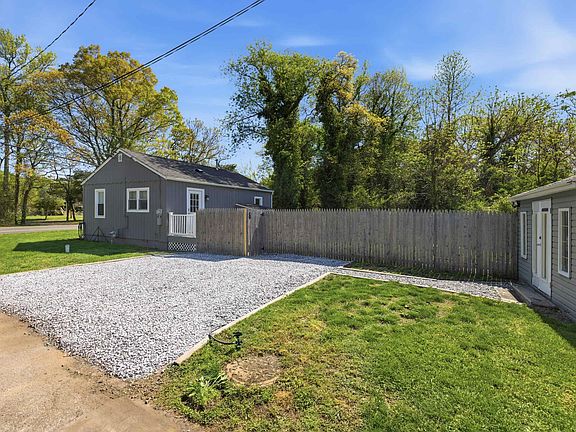 2nd image of 209 Breakwater Rd N