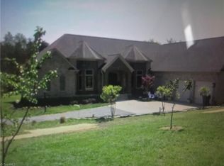 3023 Country Ln, Reidsville, NC 27320