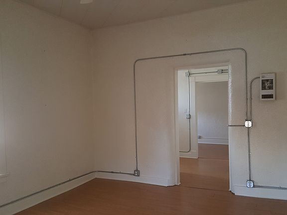 5th image of 428 Greenwood Ave APT 8