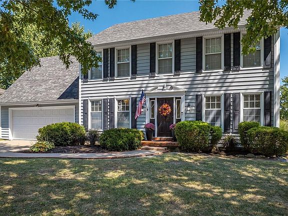 2nd image of 2201 Green Meadows Ct