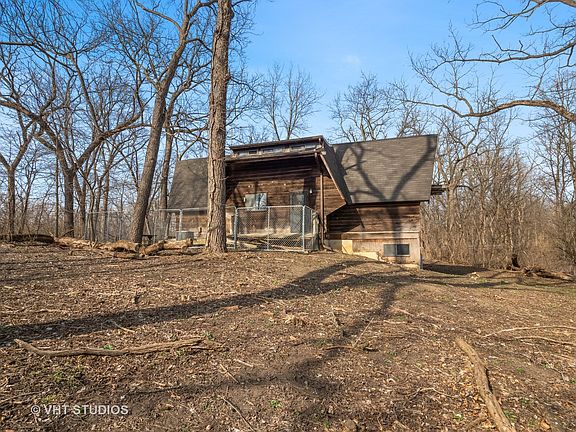3rd image of 3221 Oldwoods Dr