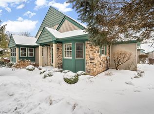 801 Hampton Ct, Northfield, OH 44067