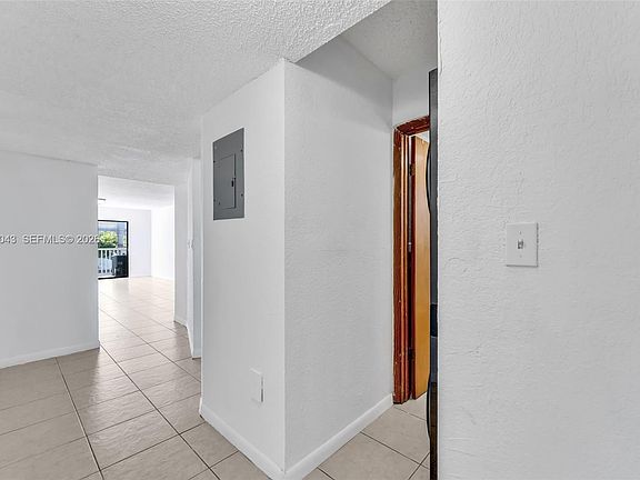 4th image of 240 W 68th St APT 207