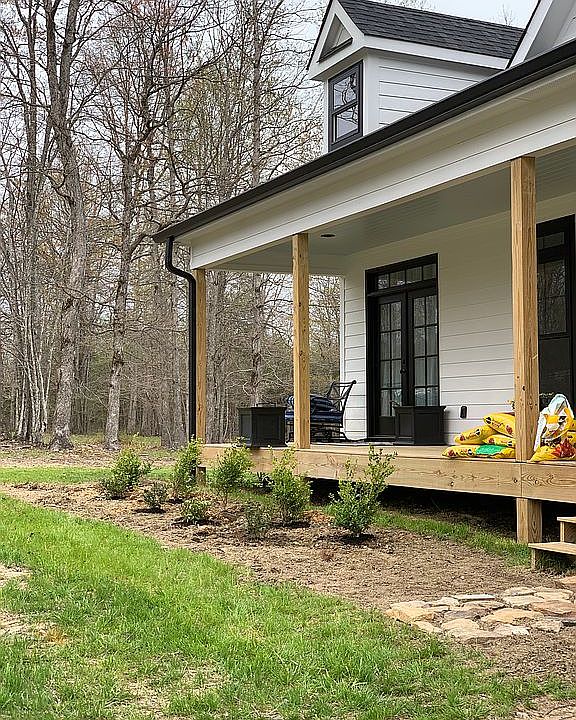 2nd image of 519 Hobbstown Rd