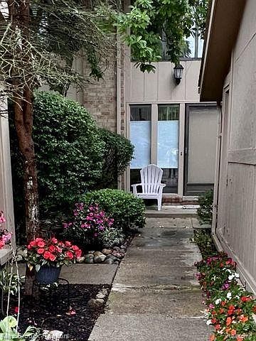 1st image of 7152 Pebble Park Dr