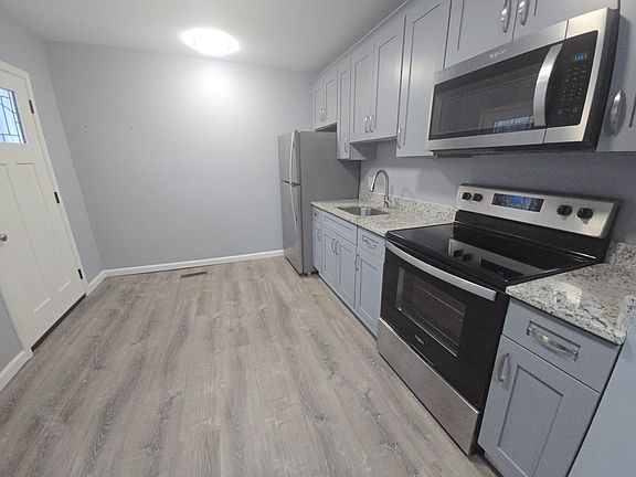 3rd image of 17 Oak St APT 1