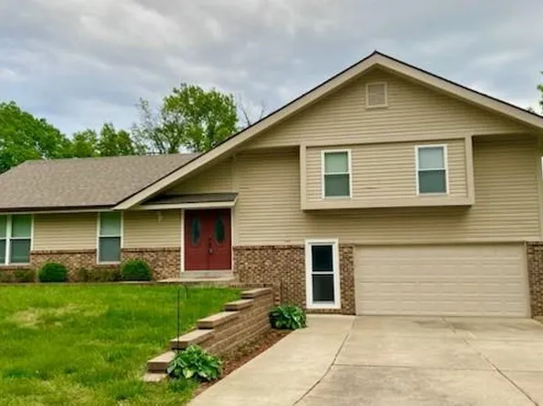 110 Satinwood Ct, Saint Charles, MO 63304