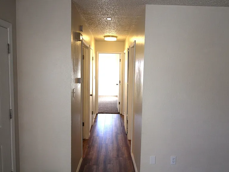 312 Chalmette Dr — Photo 11