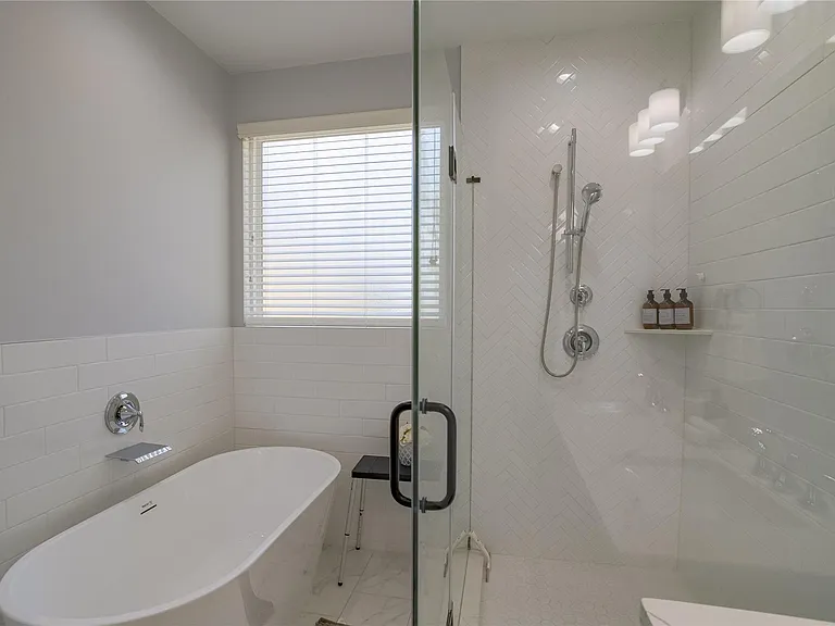 1854 W Tidwell Rd — Photo 24