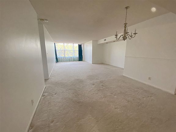 4th image of 4132 Carambola Circle #F401