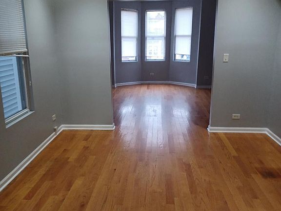 3rd image of 1625 N Maplewood Ave APT 1