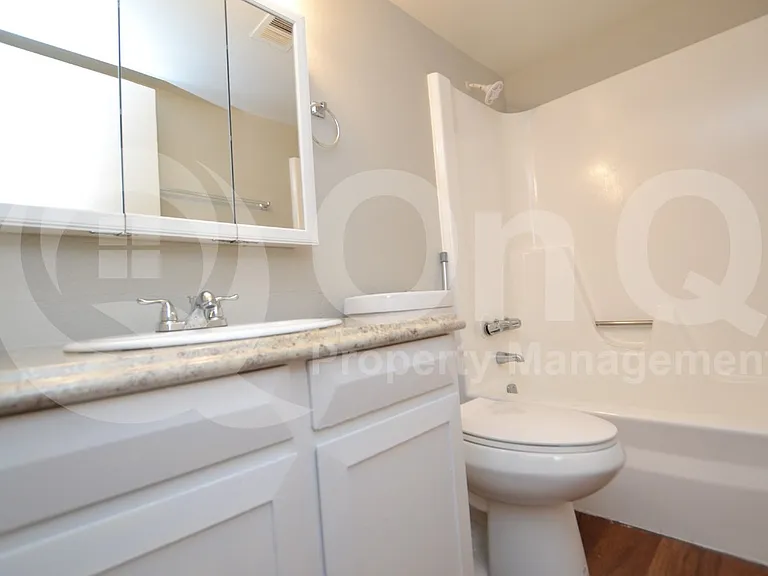 2201 W Belmont Ave #4 — Photo 12