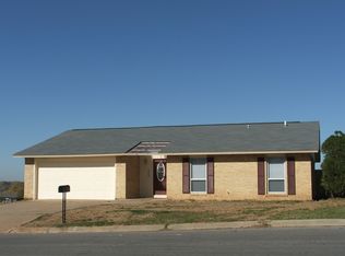 2902 NE Bellevue Cir, Lawton, OK 73507