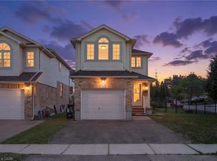 71 Peach Blossom Cres, Kitchener, ON N2E 3Z7