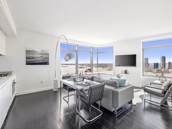 123 Washington St APT 48A, New York, NY 10006