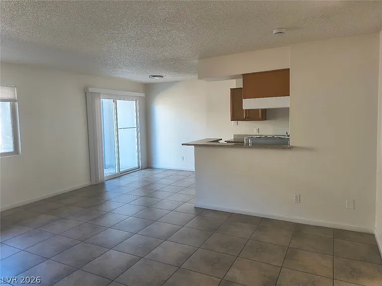 504 Calcaterra Cir #B — Photo 6