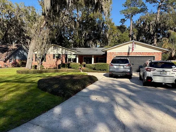 2617 Red Fox Rd, Orange Park, FL 32073