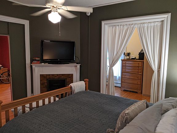 Another view master with walk in closet