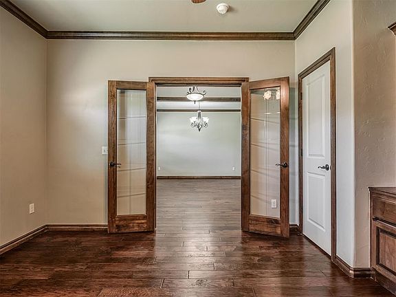 5th image of 12084 Eastwood Dr