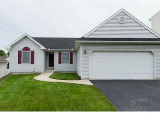 5021 Foxrun Ln, Whitehall, PA 18052