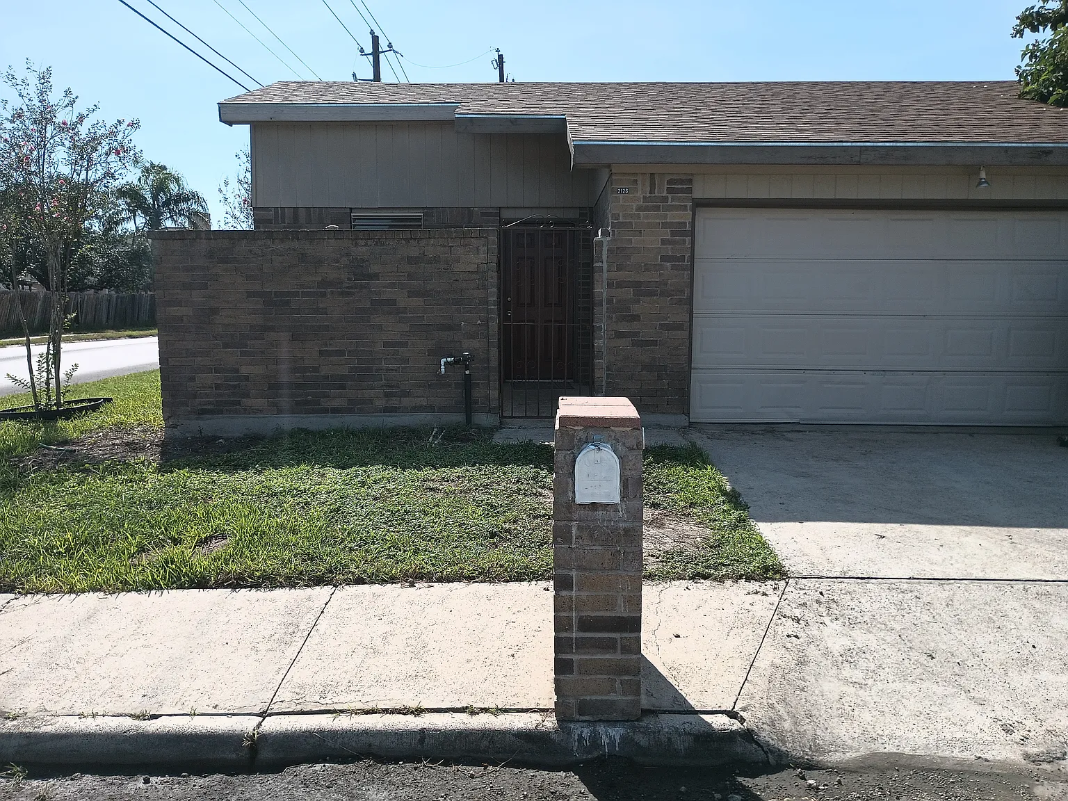 3 bed, 1239 sqft, $1,495 — Photo 1