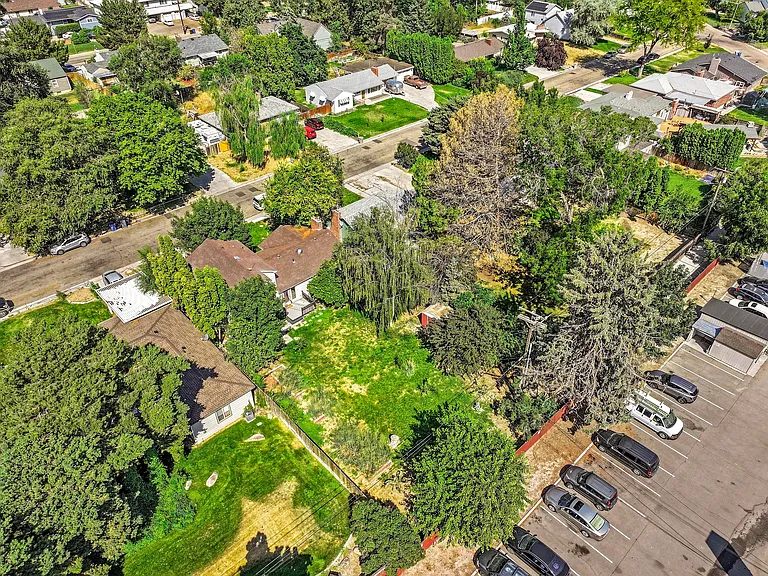 1913 Colorado Ave — Photo 5