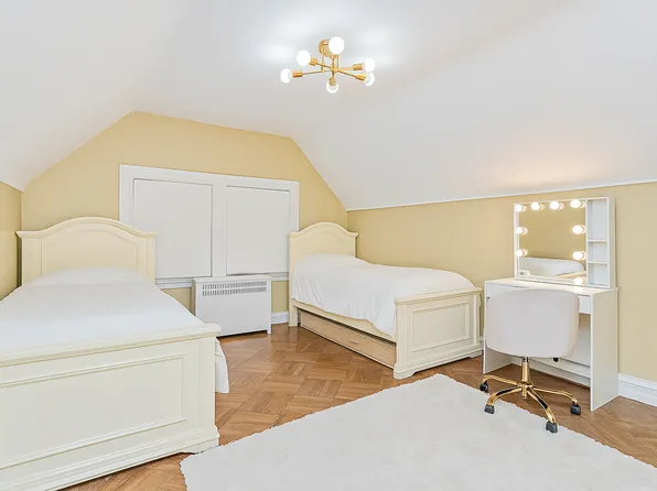 1917 Glenwood Road image 28 of 36