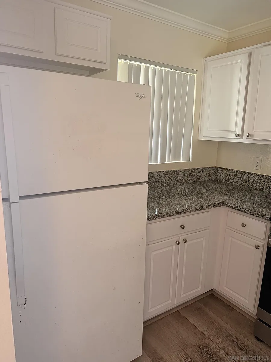 Building Photo - 7405 Charmant Dr #1922