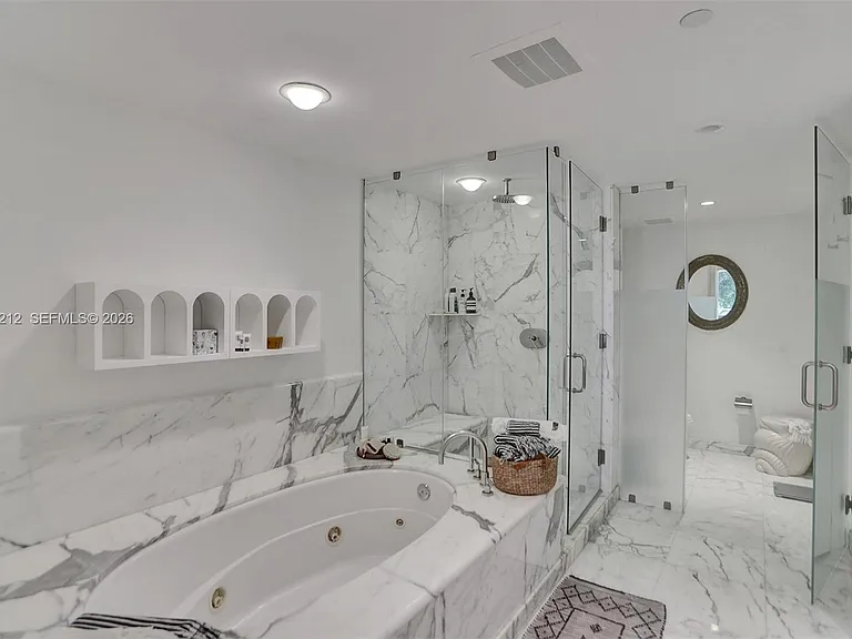 2627 S Bayshore Dr #506 — Photo 6
