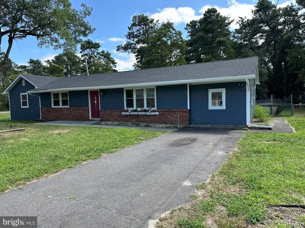 312 Cherokee Dr, Browns Mills, NJ 08015