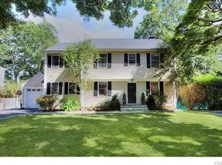 95 Highlawn Rd, Fairfield, CT 06824